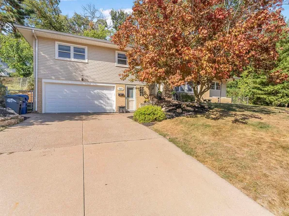 740 Mississippi Blvd, Bettendorf, IA 52722