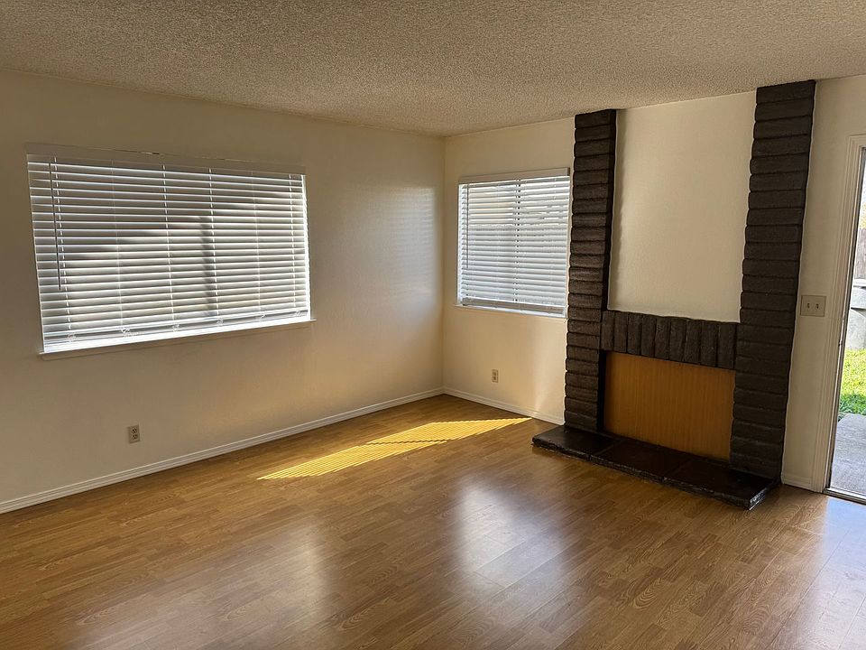 2nd image of 6350 Villa Dr #6350