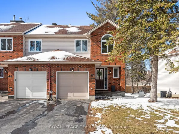 71 Furlong Cres, Ottawa, ON K2M 2H9