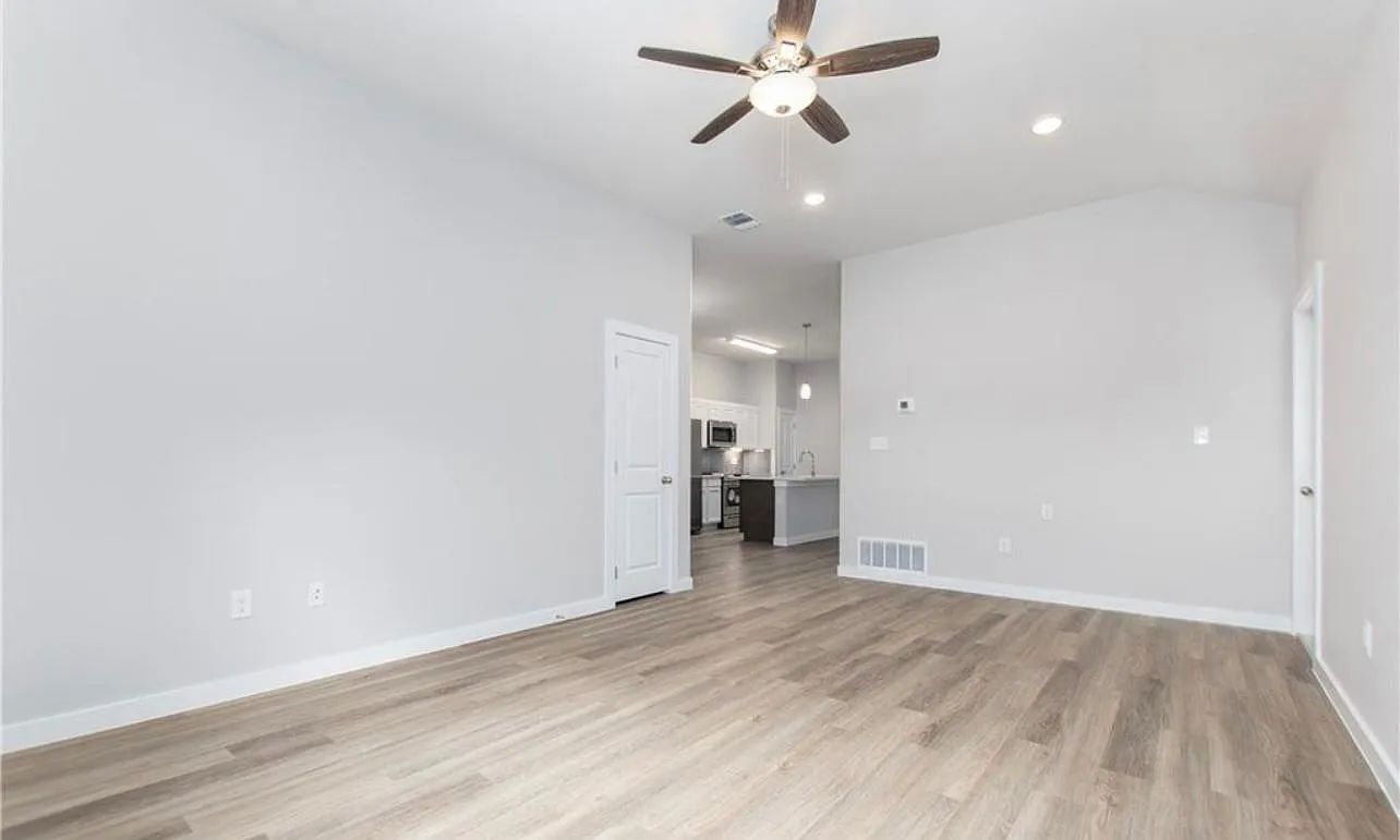 4014 Keller Rd — Photo 2