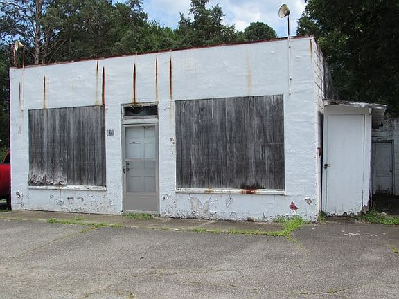 4th image of 123 College St
