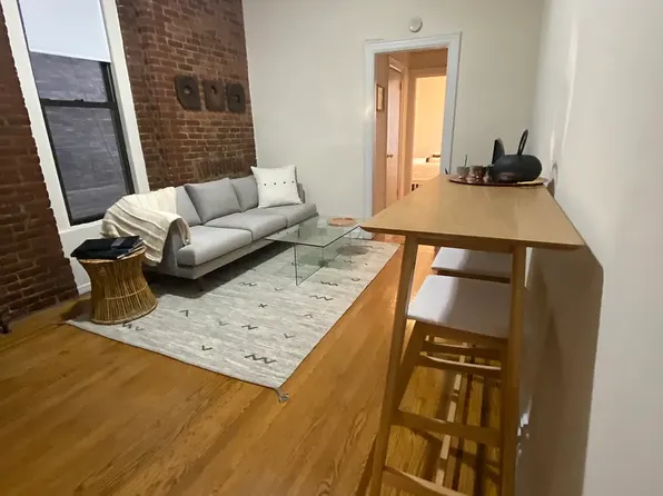 211 E 14th St, New York, NY