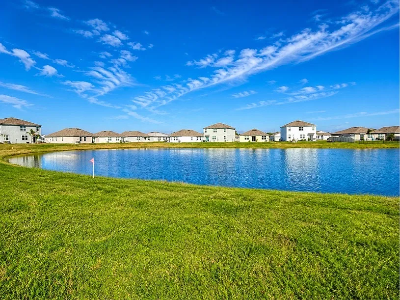Building Photo - 350 Ardila Cir