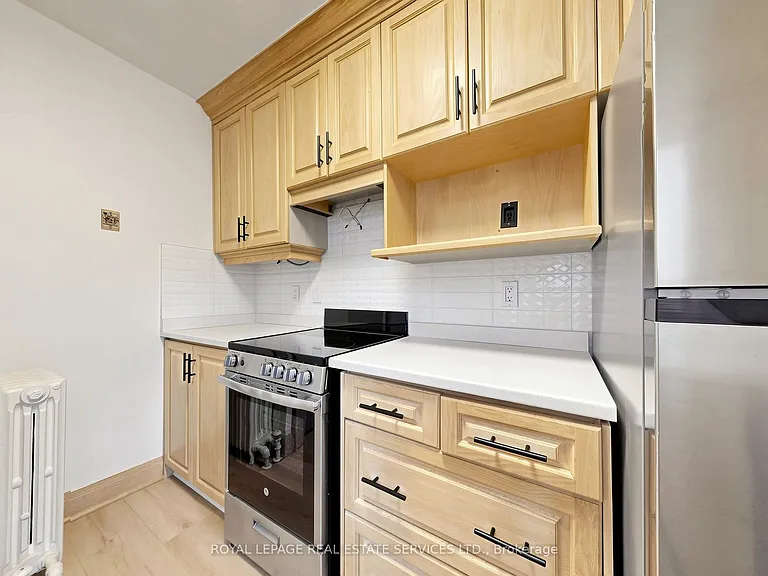 31 Rosemeade Ave — Photo 8
