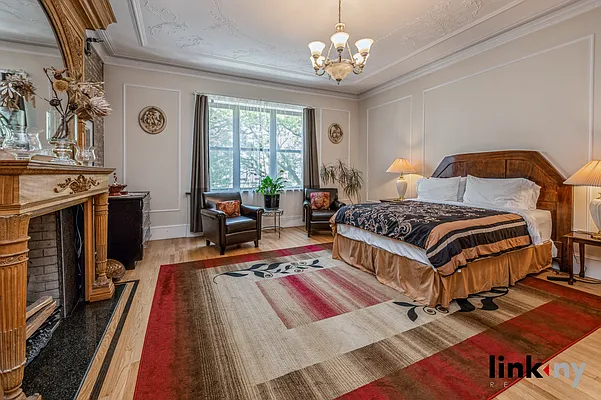 Rented by Link NY Realty | media 62