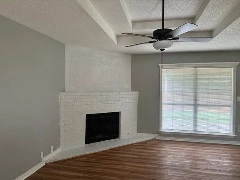 1138 Kensington Ct — Photo 5
