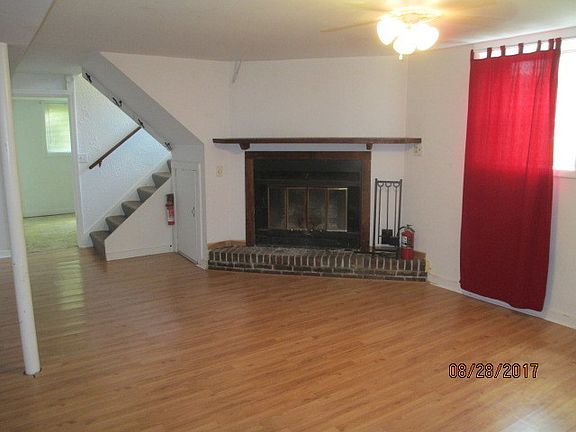 3rd image of 1205 Barberry Ln