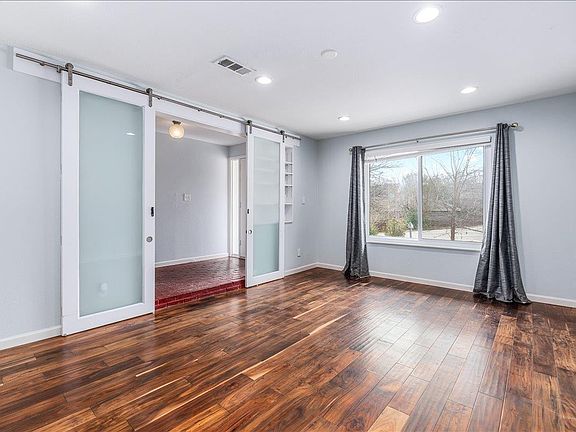 5th image of 3102 Berrylawn Cir