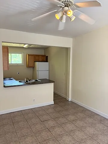 2 bed, 800 sqft, $695 — Photo 2