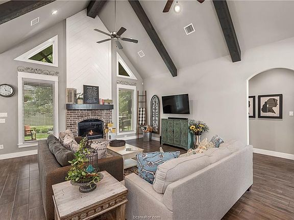 5th image of 4829 Coopers Hawk Dr