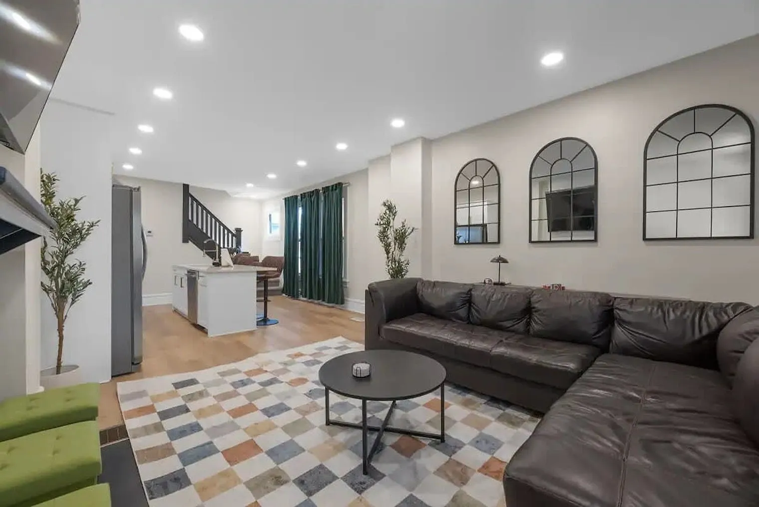 3 bed, 3.0 bath, 1593 sqft, $4,568 — Photo 3