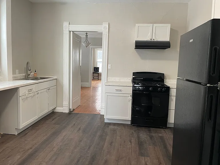 628 Jefferson St — Photo 14