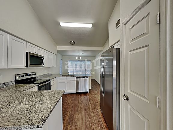 3rd image of 7647 W Cameron Dr