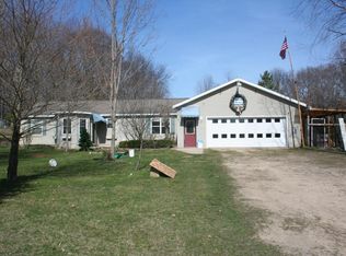 1159 W Adams Rd, Pentwater, MI 49449