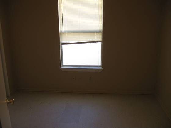 1st image of 809 Sterling Dr