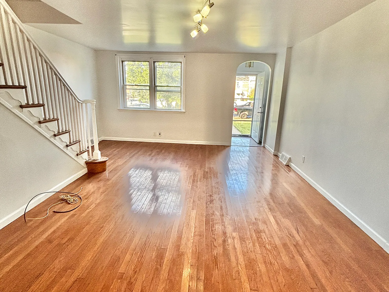 3 bed, 1.5 bath, 1170 sqft, $1,800 — Photo 3