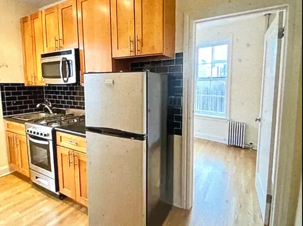 323 Bleecker Street image 1 of 1