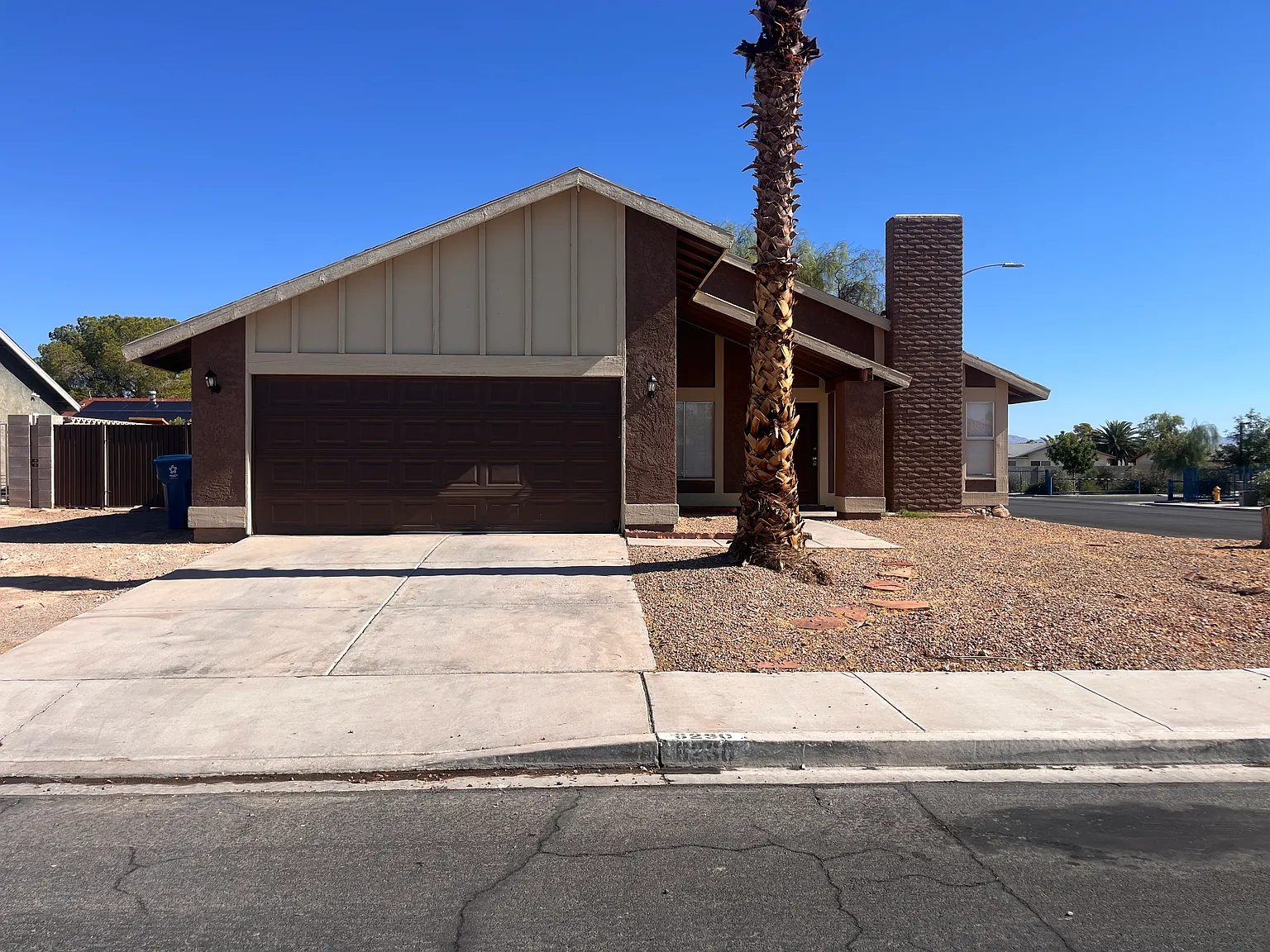 3 bed, 1148 sqft, $1,950 — Photo 1