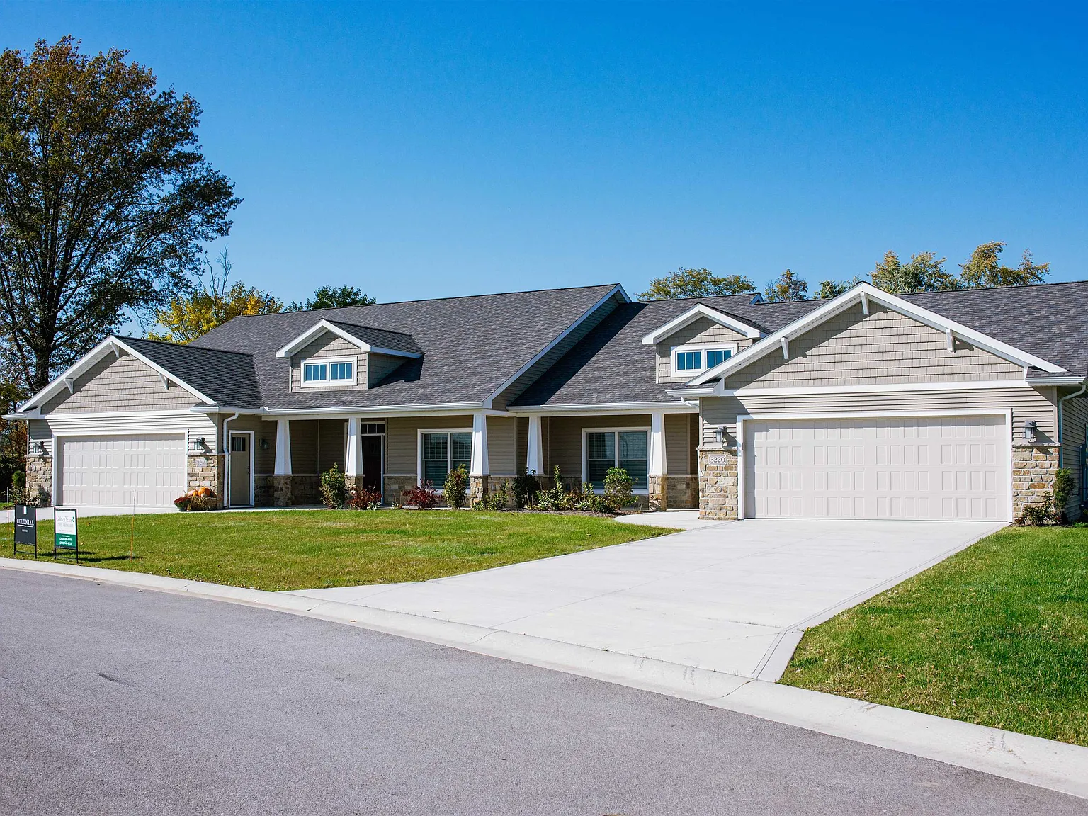 2 bed, 2.0 bath, 1289 sqft, $2,250 — Photo 1