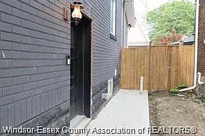 1228 Dougall Ave #LOWER — Photo 1