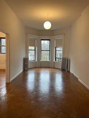 Rented by Compass | media 33