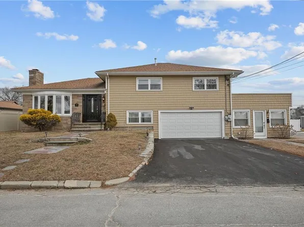 189 Kearney St, Cranston, RI 02920