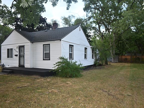 3rd image of 3300 Highland St