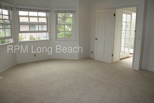 5th image of 261 Glendora Ave