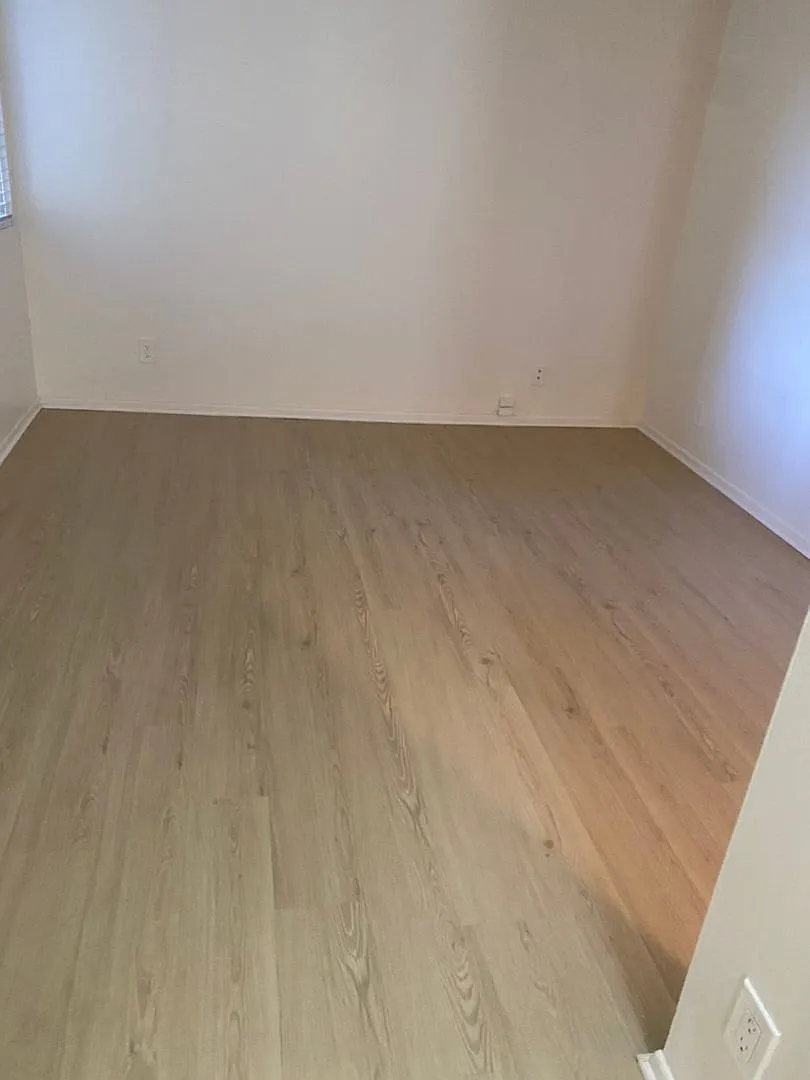 4770 KESTER AVE. — Photo 4