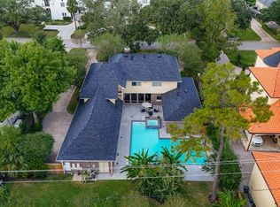 5411 Pine St, Bellaire, TX 77401