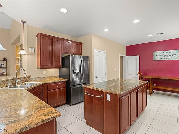 3rd image of 5805 Hannah Brook St