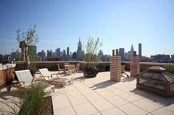 Rented by Bank Neary | media 33