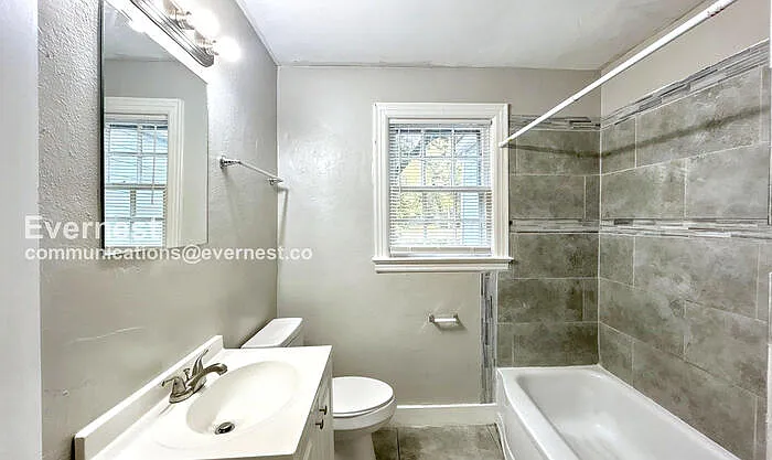 761 Whitney Ave — Photo 6