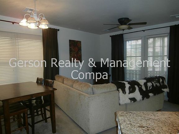 4th image of 2107 E Huntington Dr