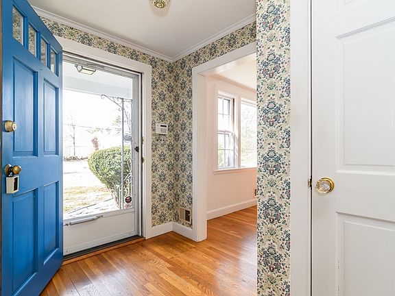 2nd image of 84 Pleasant St