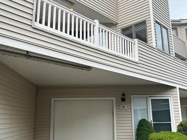 30 Sunset Ave — Photo 2