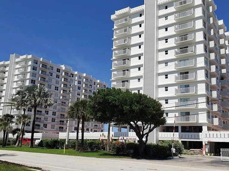 4511 S Ocean Blvd #904 — Photo 2