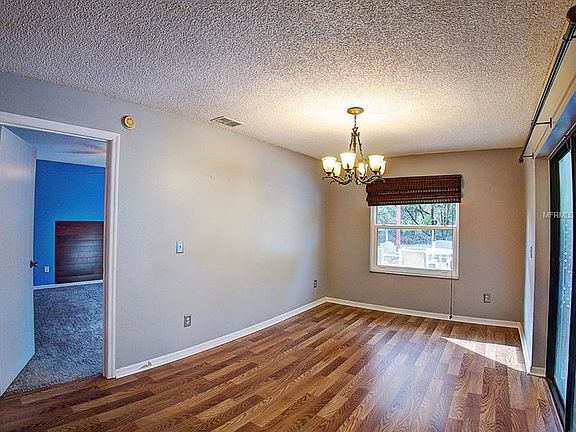 5th image of 2533 Barry Dr