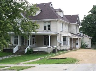 216 S Iowa St, Mineral Point, WI 53565