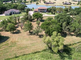 521 Lake Trail Dr, Enid, OK 73701