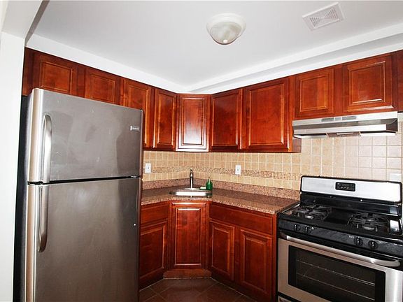 2nd image of 2025 Chatterton Ave #2