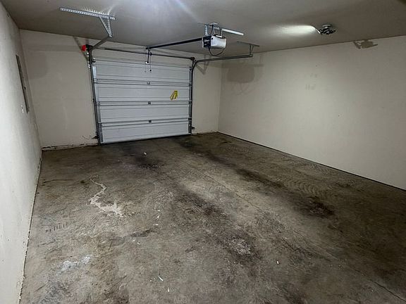 3rd image of 929 Wassom St