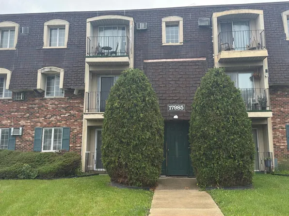 17985 Huntleigh Ct APT 203, Country Club Hills, IL 60478