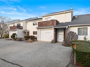 887 Halifax Dr, Warwick, RI 02886