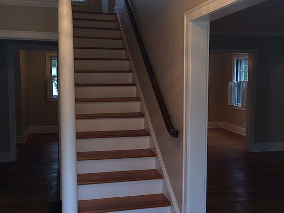 Entrance hall & stairwell with view to living room