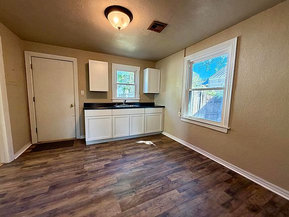 4th image of 708 S Krouth St