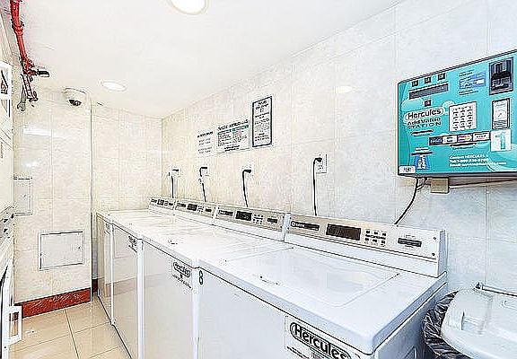 4th image of 7 E 32nd St #1AA