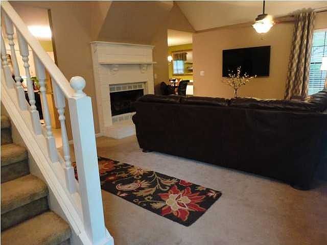 1st image of 23 Williams Dr