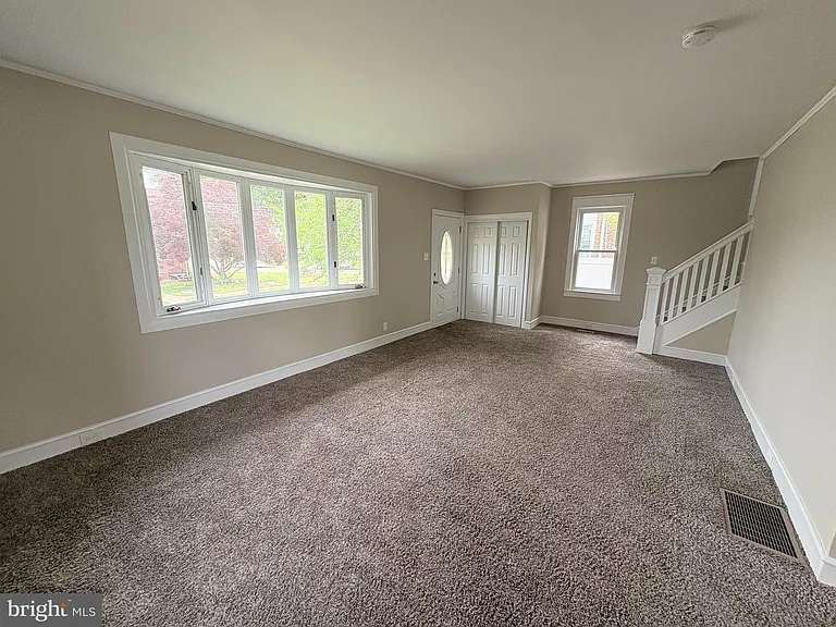 1535 Gross Ave — Photo 7