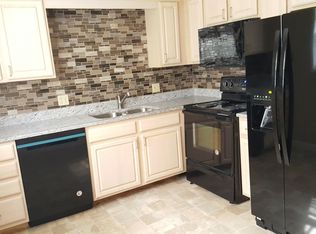 92 Beacon St, Lawrence, MA 01843